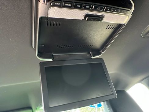 Used 2019 Chrysler Pacifica Touring-L w/ S Appearance Package FWD image 14