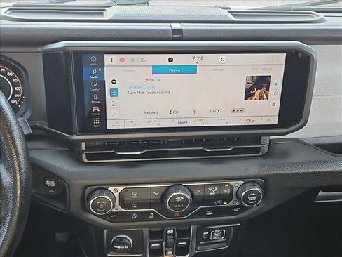 Used 2025 Jeep Gladiator Sport AWD/4WD image 14