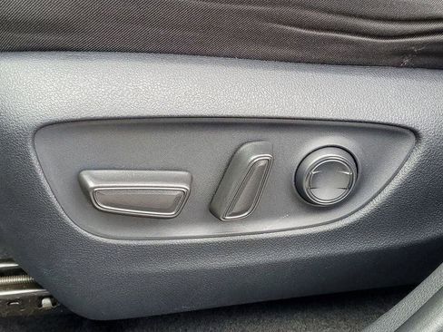 Used 2024 Toyota RAV4 XLE AWD/4WD image 6