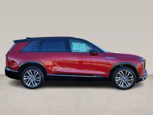 Used 2026 Cadillac Vistiq Sport image 2