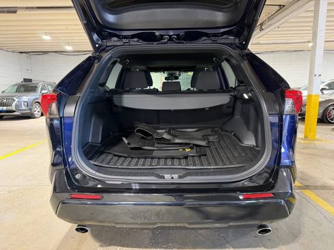 Used 2022 Toyota RAV4 SE w/ Weather & Moonroof Package AWD/4WD image 7