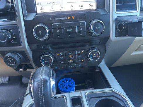 Used 2017 Ford F150 Lariat image 9