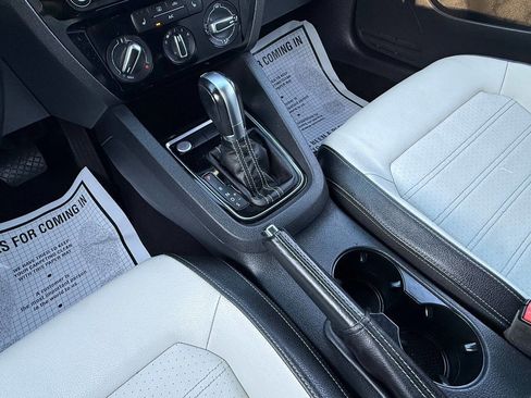 Used 2016 Volkswagen Jetta Sport w/ Lighting Package image 19