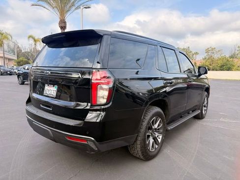 Used 2022 Chevrolet Tahoe Z71 w/ Luxury Package AWD/4WD image 7