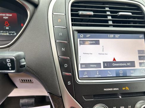 Used 2019 Lincoln Nautilus Reserve image 29