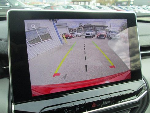 Used 2025 Jeep Compass Limited image 17