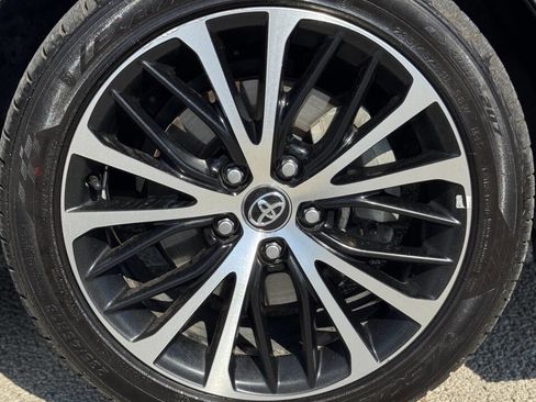 Used 2020 Toyota Camry SE image 23