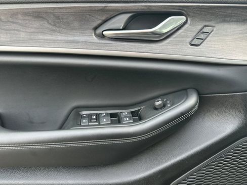 Used 2024 Jeep Grand Cherokee L Limited w/ Luxury Tech Group II image 14