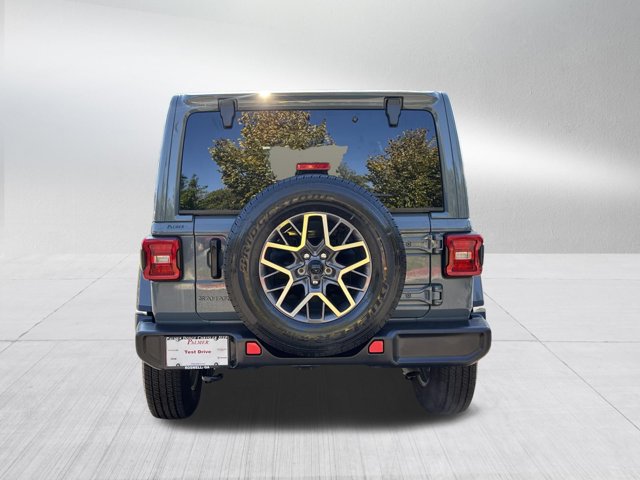 Certified 2026 Jeep Wrangler Unlimited Sahara AWD/4WD image 6
