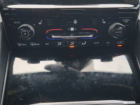 Used 2023 Jeep Grand Cherokee Altitude RWD image 17