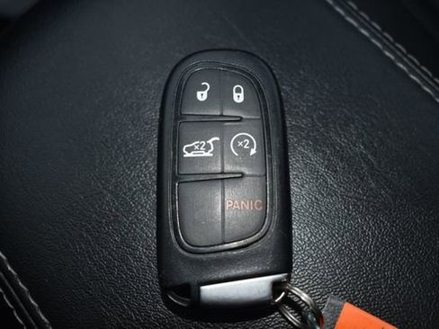 Used 2019 Jeep Cherokee Limited w/ Luxury Group image 35