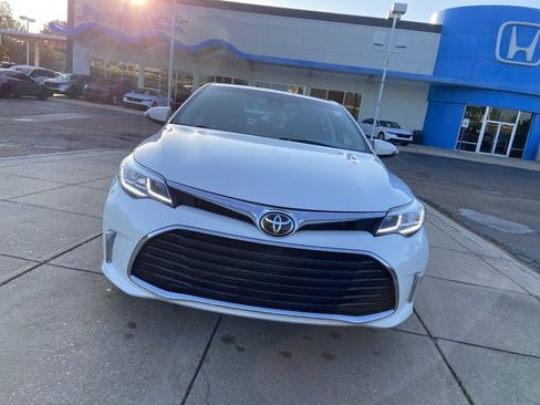Used 2018 Toyota Avalon Touring w/ All Weather Liner Package FWD image 4