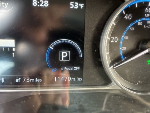 Used 2024 Nissan Leaf S image 9