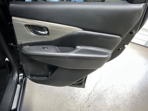 Used 2015 Nissan Murano SV image 18