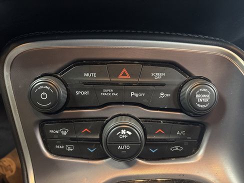 Used 2022 Dodge Challenger R/T w/ Plus Package image 22