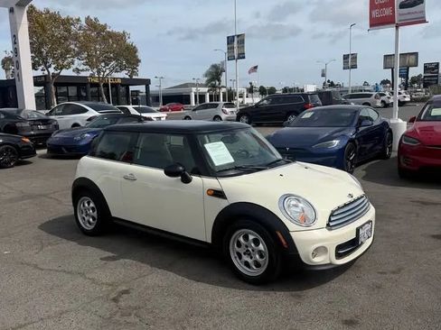 Used 2012 MINI Cooper Hardtop FWD image 3
