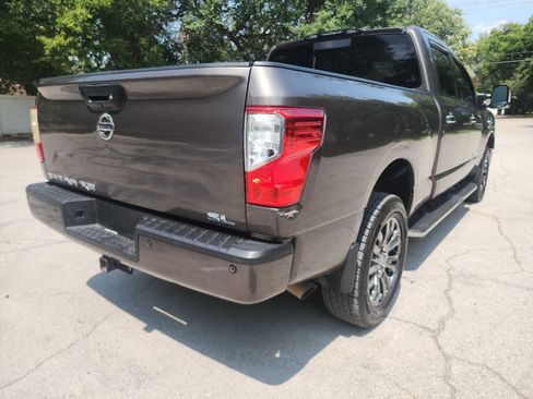 Used 2016 Nissan Titan SL RWD image 12