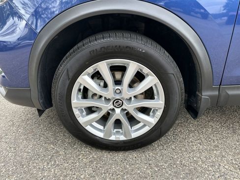 Used 2022 Nissan Rogue Sport SV w/ Technology Package image 9