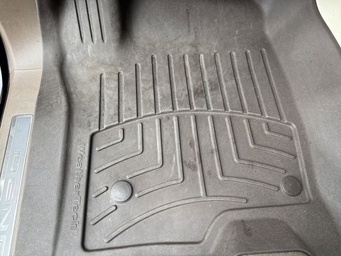 Used 2021 GMC Yukon XL Denali w/ Denali Premium Package image 17