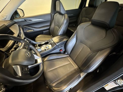 Certified 2025 INFINITI QX60 Luxe w/ Vision Package AWD/4WD image 11