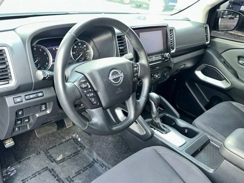 Certified 2022 Nissan Frontier SV w/ Technology Package AWD/4WD image 26