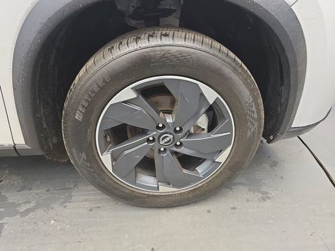 Used 2024 Nissan Rogue SV AWD/4WD image 13