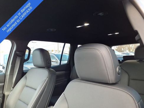 Used 2025 Buick Enclave Preferred image 17