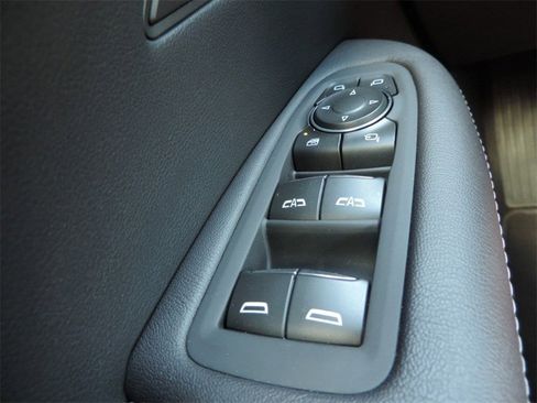 Certified 2025 Cadillac XT5 Premium Luxury image 25