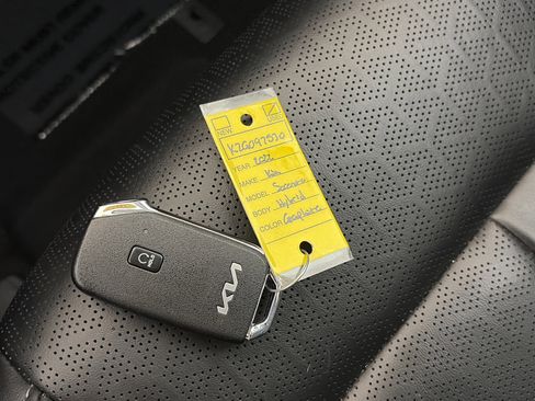 Certified 2022 Kia Sorento EX w/ Panoramic Sunroof Package image 42