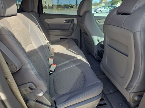 Used 2017 Chevrolet Traverse LS image 28