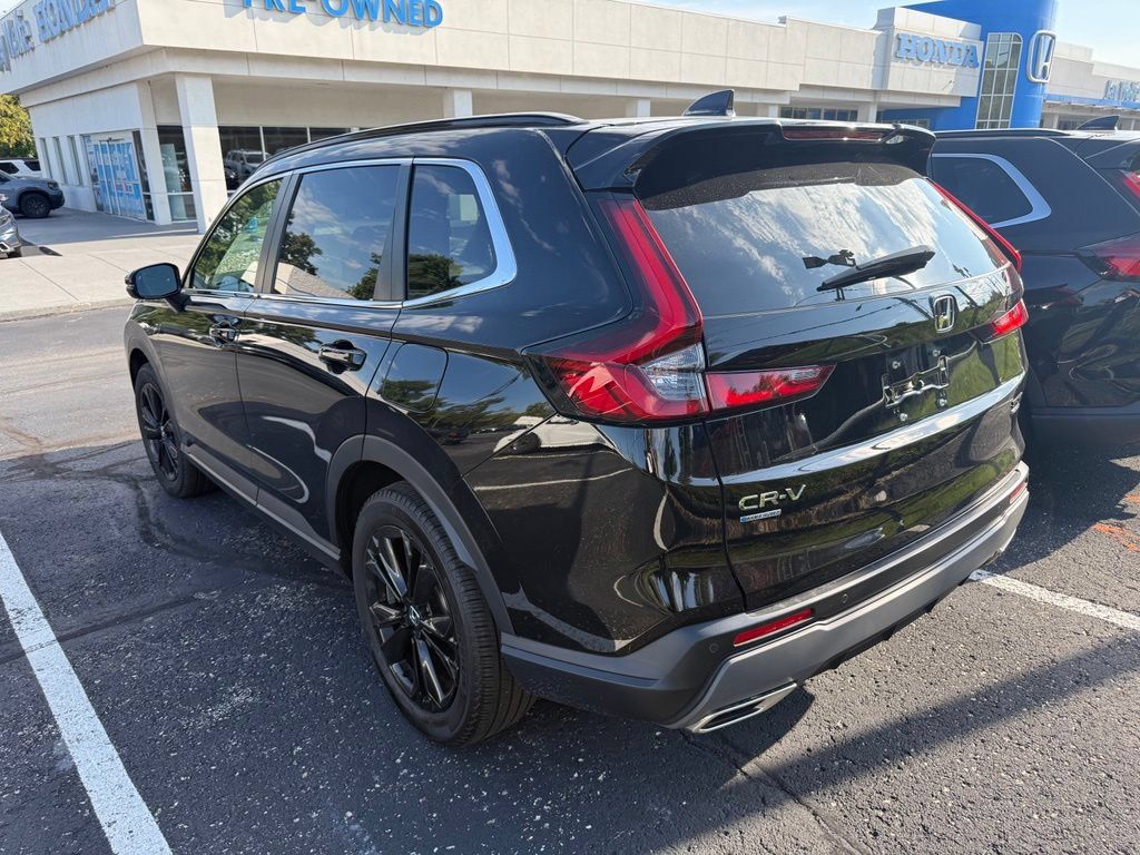 Used 2024 Honda CR-V Sport Touring image 4