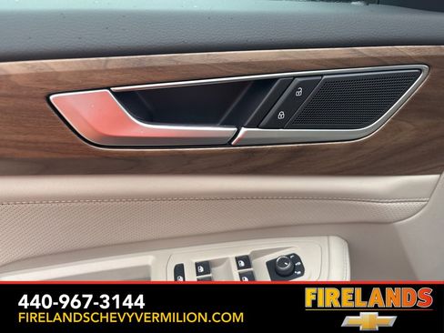 Used 2025 Volkswagen Atlas SE image 14