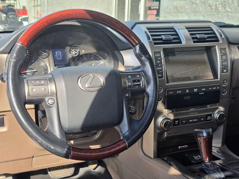 Used 2015 Lexus GX 460 w/ Premium Package AWD/4WD image 9