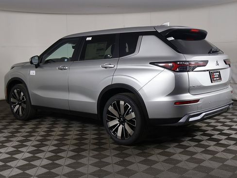 New 2026 Mitsubishi Outlander SE image 10