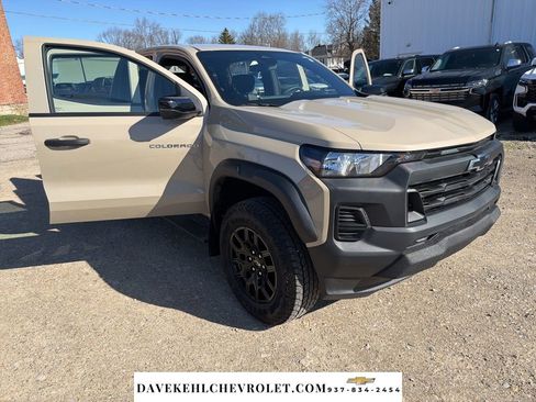 Used 2024 Chevrolet Colorado Trail Boss w/ Technology Package image 28