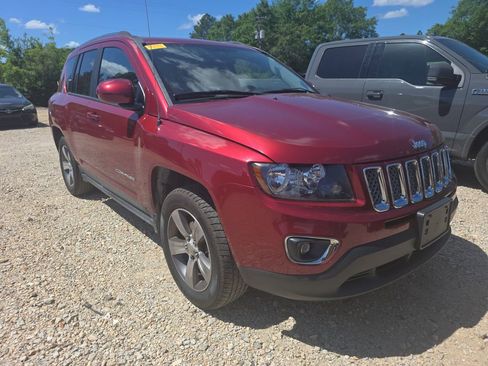 Used 2017 Jeep Compass High Altitude image 2