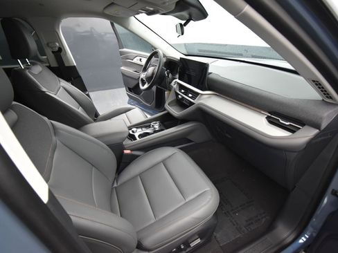 New 2026 Ford Explorer Active w/ Active Comfort Package image 12