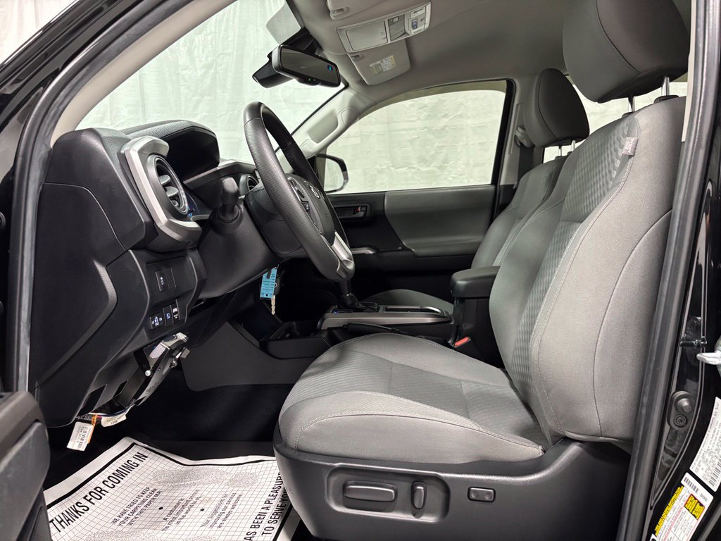 Used 2022 Toyota Tacoma SR5 AWD/4WD image 14