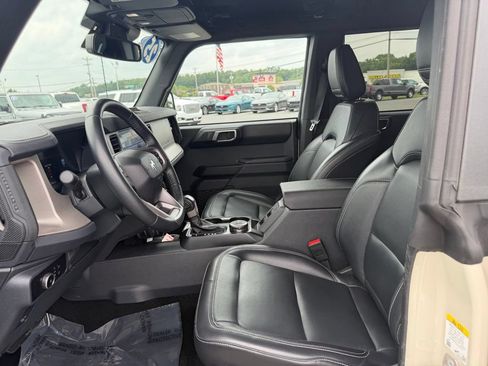 Used 2025 Ford Bronco Outer Banks AWD/4WD image 16