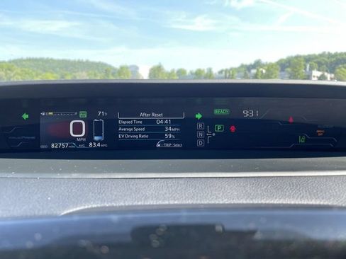 Certified 2018 Toyota Prius Prime Plus FWD image 16