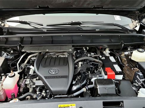 Certified 2024 Toyota Highlander XLE image 15