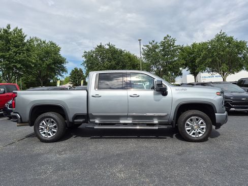 Used 2024 Chevrolet Silverado 2500 High Country w/ Technology Package AWD/4WD image 21