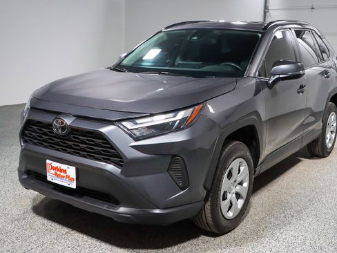 Used 2022 Toyota RAV4 XLE AWD/4WD image 30