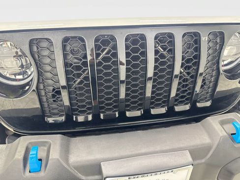 Used 2023 Jeep Wrangler Unlimited AWD/4WD image 27
