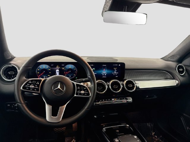 Used 2022 Mercedes-Benz GLB 250 w/ Premium Package Lite image 16