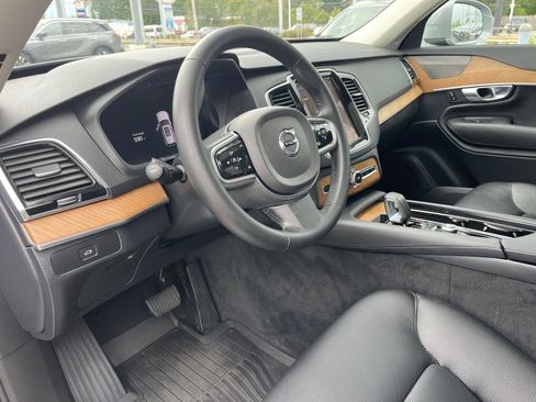 Used 2024 Volvo XC90 B5 Plus image 11