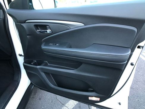 Used 2023 Honda Ridgeline RTL-E image 32