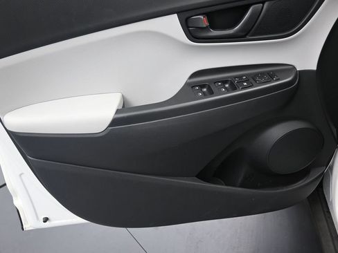 Used 2022 Hyundai Kona SEL FWD image 11