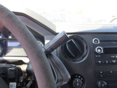 Used 2016 Ford F250 XL w/ Power Equipment Group AWD/4WD image 9