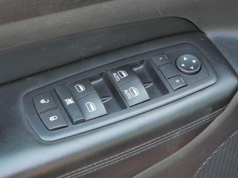 Used 2015 Jeep Grand Cherokee Altitude image 19